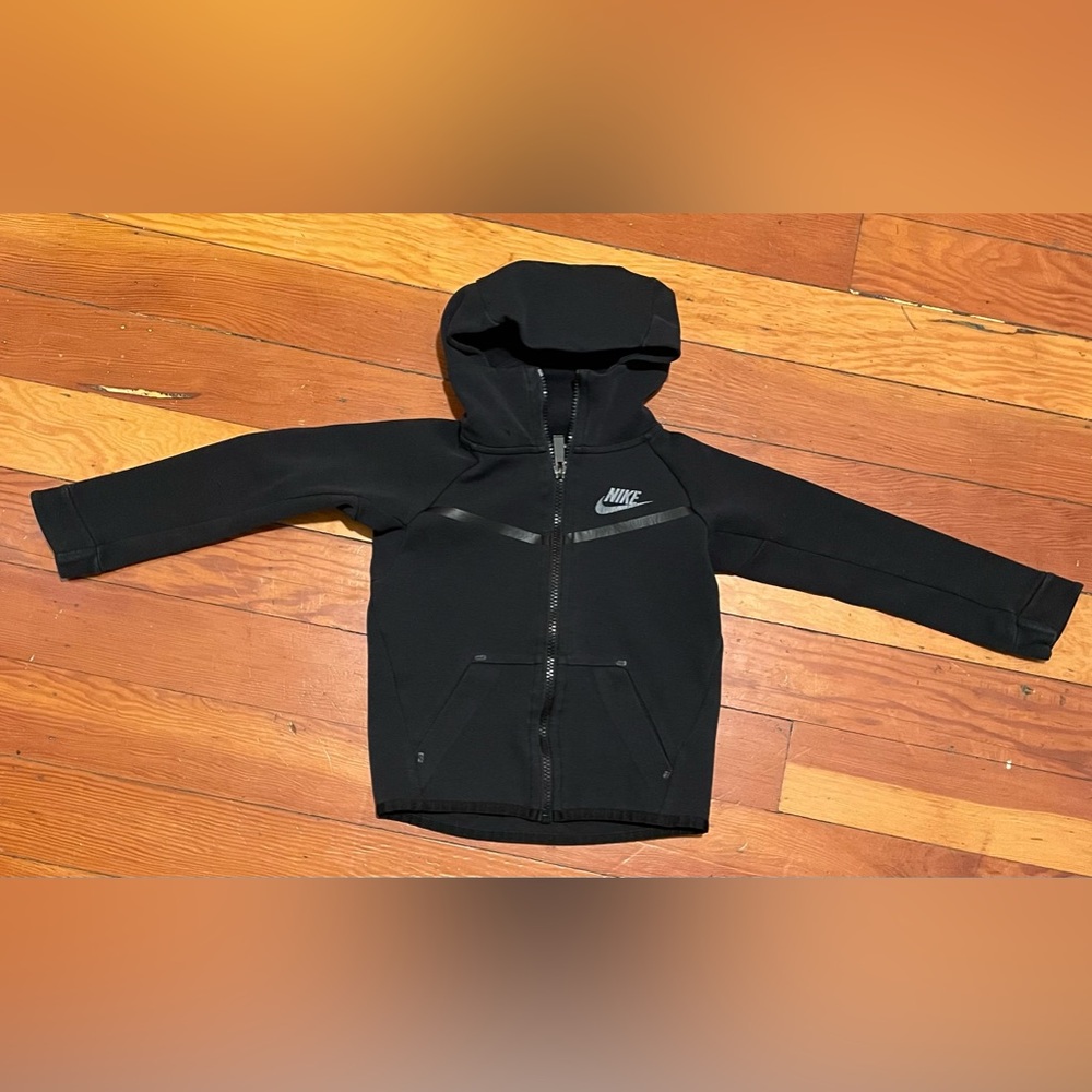 4T nike Sweatshirt black